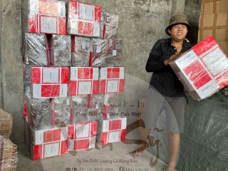 Đội ngũ Hộp bánh kem Văn Sỹ giao hàng nhanh đội ngũ nhân viên CSKH tận tâm nhanh chóng