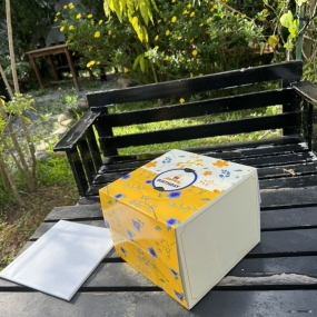 Mẫu Hộp Bánh Kem Cao 18cm - Màu Vàng - Mã VH201