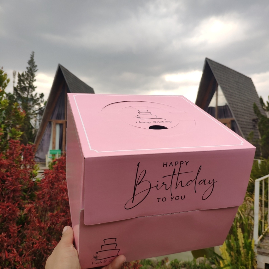 Hộp bánh sinh nhật mã HM01