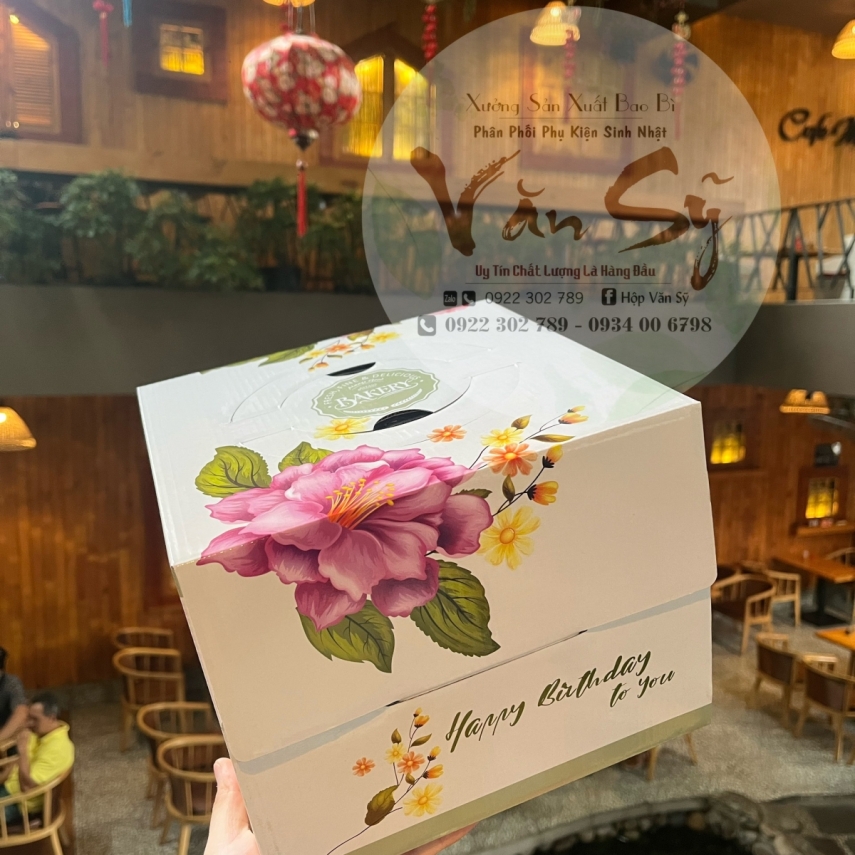 Hộp bánh sinh nhật mã Hoa Tím