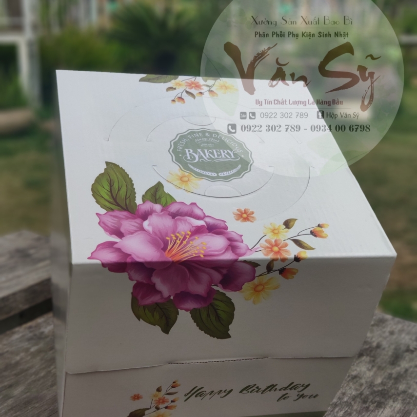 Hộp bánh sinh nhật mã Hoa Tím