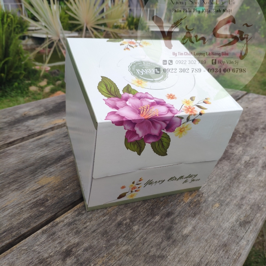 Hộp bánh sinh nhật mã Hoa Tím