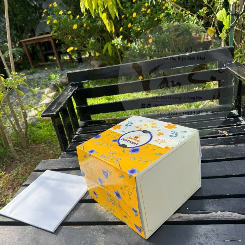 Mẫu Hộp Bánh Kem Cao 18cm - Màu Vàng - Mã VH201