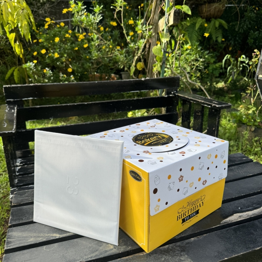 Mẫu Hộp Bánh Kem Cao 18cm - Màu Vàng - Mã V3