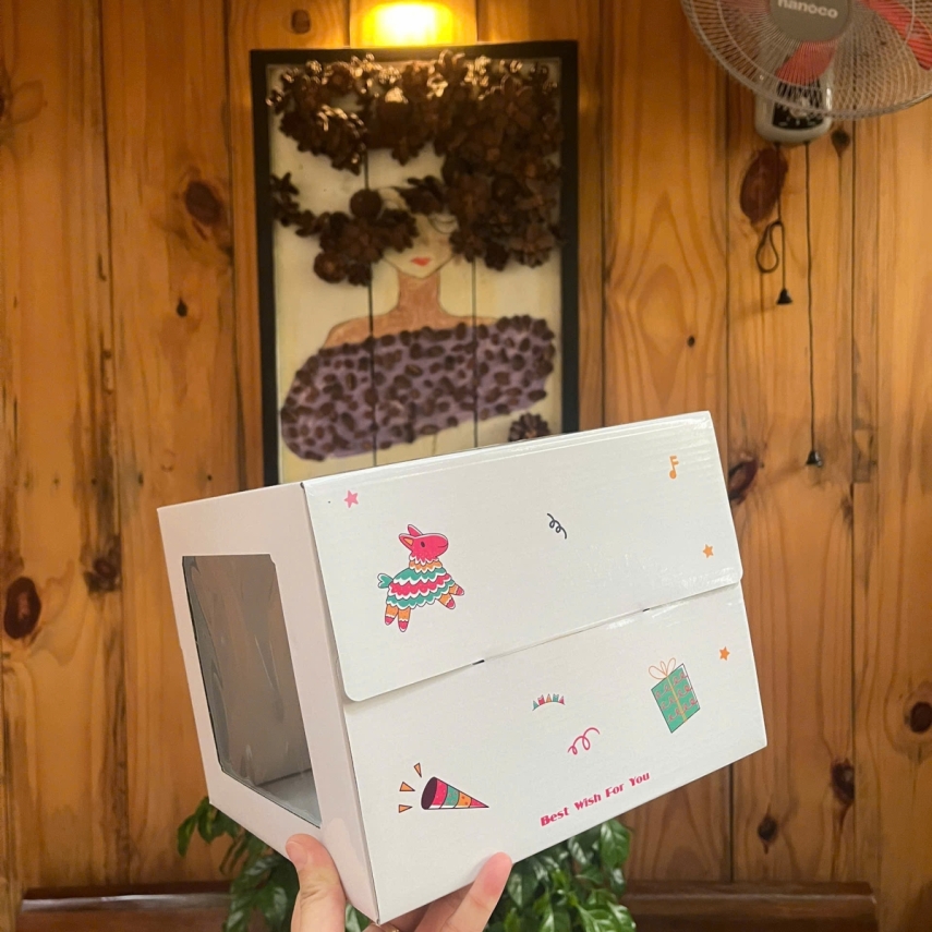 Mẫu Hộp Bánh Sinh Nhật Màu Trắng - Độ cao 18cm - Tặng miễn phí cửa sổ kính nhìn xuyên qua bánh